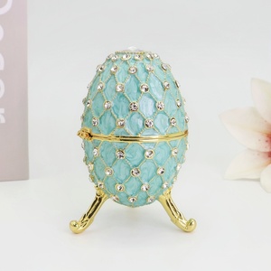 SHINNYGIFTS - Adorno de Huevo Fabergé de Lujo en Esmalte, Caja de Joyas con Pedrería, Decoración para el Hogar, Regalo - Product Image 6