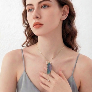<span class=keywords><strong>Collier</strong></span> tendance en Y pour femme, plaqué or 18 carats, avec pampilles en fausses perles et motifs géométriques uniques en plumes naturelles coupées - Product Image 2
