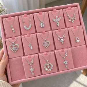Pendentif en diamant plaqué or 10k/14k/18k tendance, papillon, moissanite VVS, éternité, bijoux fins pour femmes, cadeau pour la Saint-Valentin - Product Image 1