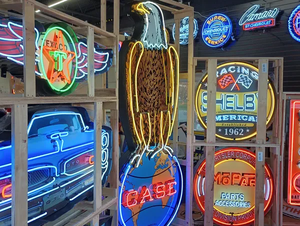 Biểu Tượng Tùy Chỉnh Cổ Điển Neon Kính Dẫn Đăng Ký Cho Cửa Hàng Kinh Doanh Tường Trang Trí Cho Các Cửa Hàng Taxi Xe Công Ty - Product Image 6