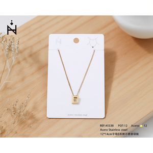 Collana con Ciondolo Lettera E Angelina, Placcata in Oro, Acciaio Inossidabile, Gioiello Unisex alla Moda, Idea Regalo - Product Image 4