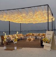 Voiles suspendus LED modernes et personnalisés en forme de S pour la décoration de scène de mariage, d'événements et de fêtes