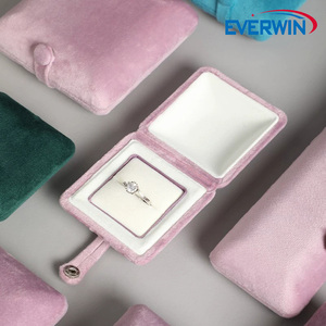 Boîte à bijoux en velours EVERWIN pour bagues, boucles d'oreilles, pendentifs, colliers, bracelets, boîtes de rangement pour bijoux, vente en gros - Product Image 4