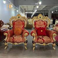 Fauteuil individuel vintage de style français avec incrustations en laiton et tissu en mélange de laine italienne classique pour villas