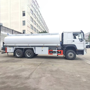 Camion-citerne HOWO 6x4 fabriqué en Chine, en vente en Papouasie-Nouvelle-Guinée à prix avantageux. - Product Image 3