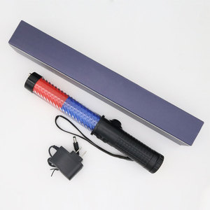 กระบองไฟจราจร LED แบบชาร์จได้ ขนาด 30 ซม. พร้อมนกหวีด - Product Image 1