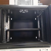 Armoire de serveur réseau murale en acier 9U de 19 pouces avec porte en verre personnalisée pour salle informatique