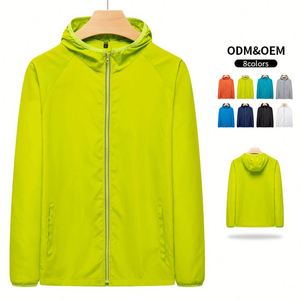 เสื้อแจ็คเก็ตผู้ชายแบบมีฮู้ดสำหรับกิจกรรมกลางแจ้ง OEM ODM ผลิตตามสั่ง ผ้าบาง ระบายอากาศได้ดี ป้องกันแสงแดด น้ำหนักเบา กันลมและกันน้ำ - Product Image 2