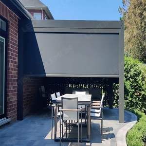 <span class=keywords><strong>Pergola</strong></span> motorisée autoportante en aluminium avec toit à lames orientables, porte coulissante en verre et rideaux roulants <span class=keywords><strong>pour</strong></span> patio - Product Image 5