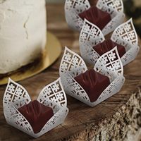 Boîtes à dragées en papier blanc à design creux, emballages décoratifs pour fêtes de fin d'année, boîtes cadeaux de Noël