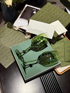 Ensemble de verres à vin en cristal de style américain de luxe, 2 pièces, à long pied, blanc, capacité de 301 à 400 ml, designs personnalisés, respectueux de l'environnement - Product Image 2