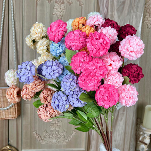 Cabezas de Crisantemo Artificiales, Flores de Seda Impermeables, Decoraciones para Bodas y Hogar, 7 Piezas - Product Image 1