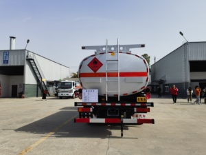 Dongfeng Huashen T5 nuevo 15,5 CBM chasis de mercancías peligrosas Camión cisterna de petróleo Tanque de combustible diésel Camión Fábrica Dirce Suministro para la venta - Product Image 6