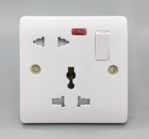 British Standard Wall Socket 13A with 3 Outlets 2 Ports NFC CE for