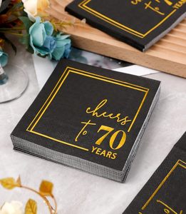 Servilletas <span class=keywords><strong>de</strong></span> Cóctel 'Cheers to Years' - Servilletas Desechables para <span class=keywords><strong>Cumpleaños</strong></span>, Servilletas para Bebidas o Aniversario <span class=keywords><strong>de</strong></span> Boda en Negro y Dorado (70 Años) - Product Image 6