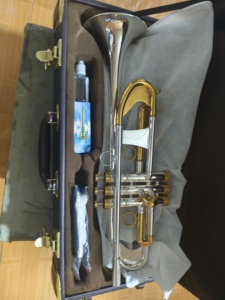 ทรัมเป็ตระดับมืออาชีพ BB Heavy Trumpet แบบ 3 วาล์ว ชุบเงินเคลือบทอง พร้อมอุปกรณ์เสริมอย่างครบชุด - Product Image 4