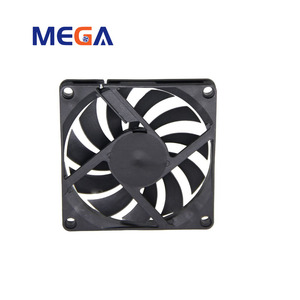 Ventilateur de refroidissement automatique à radiateur CC <span class=keywords><strong>80x80x10</strong></span>, panneau électrique Ventilateurs intérieurs résistants à la chaleur pour voiture Ventilateur de refroidissement CC - Product Image 1