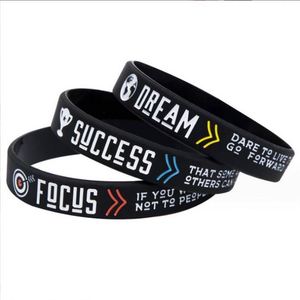 Bracelets en silicone personnalisés, sport et mode, pour la réussite et la réalisation de rêves. - Product Image 3