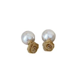 Boucles d'oreilles en perles de rose en maille pour femmes, tendance de la mode exquise, boucles d'oreilles assorties à tout, vente en gros - Product Image 6