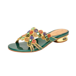 Sandales à talon bas de 3 cm Xuanhui Magnificent Posh Radiant Flower Rhinestone Crystal Open Toe Slide Microfiber Leather pour femmes - Product Image 3
