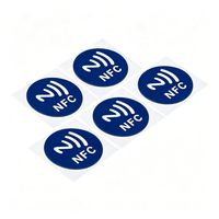 Vente en gros d'autocollants NFC sans contact 13,56 MHz, puce NTAG213 de 35 mm, imperméables, imprimables, durables, ISO/IEC 14443A pour carte de visite