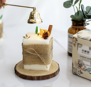 Candélabre d'arômes bleu fait main en cire de soja parfumée pour l'aromathérapie et la décoration intérieure – Cadeau artisanal parfumé à base de plantes pour fêtes - Product Image 1