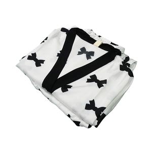 Conjunto de pijamas de gran tamaño para mujer, tejido de poliéster suave transpirable, logotipo personalizado, cierre de cintura elástica, uso recreativo, otoño y primavera - Product Image 1