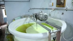 Petit disperseur automatique à grande vitesse et homogénéisateur de mélange de couleurs Mélangeur d'agitateur de revêtement et de peinture pour applications liquides - Product Image 2