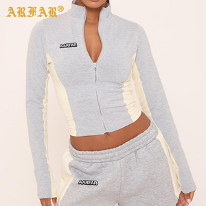 Tuta Sportiva Personalizzata <span class=keywords><strong>da</strong></span> <span class=keywords><strong>Donna</strong></span>, Set 2 Pezzi, Top Corto con Zip e Collo Alto, Pantaloncini, Completo Autunnale per <span class=keywords><strong>Donna</strong></span> - Product Image 5