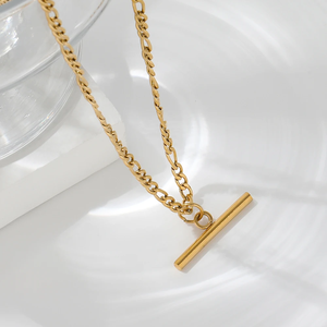 Fenny venta al por mayor 18K PVD plateado Simple <span class=keywords><strong>Figaro</strong></span> Choke cadena de moda Toggle <span class=keywords><strong>Bar</strong></span> colgante collar de acero inoxidable para mujeres - Product Image 3