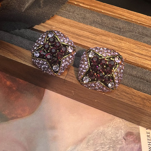 Nuovo Modello 2026 Orecchini a Perno Piccoli con Cristalli e Strass Completamente Incastonati Stile Vintage Retrò di Alta Gamma per Donne - Product Image 2