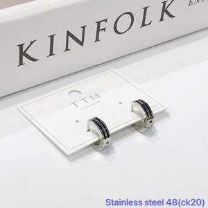 Pendientes de acero inoxidable chapados en platino para mujer, aretes pequeños de circón blanco y negro, venta al por mayor, TTM-E6132 - Product Image 4