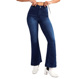 Jeans de mezclilla con corte bootcut y contorno corporal para mujer, con tiro medio y costura invisible en el muslo interior para reducir la fricción durante el uso. - Product Image 1