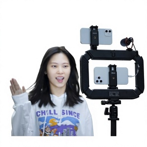 Lampe de studio pour téléphone Ulanzi U-200, anneau lumineux pour caméra, rig vidéo 2700K 8500K, lumière LED portable pour enregistrement vidéo et vlog - Product Image 1