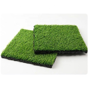 แผ่นหญ้าเทียมแบบประกบกันได้ ระบายน้ำได้เอง - Product Image 1