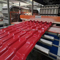 Machine de fabrication de tuiles espagnoles Ligne de production de tuiles émaillées PVC ASA Equipement d'usine de feuilles de plastique Machines de production de tuiles de toit en plastique