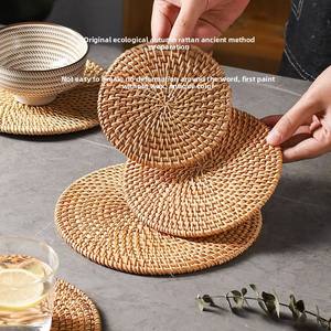 Juego de Manteles Individuales de Ratán Resistentes a Altas Temperaturas, Guantes de Horno y Posavasos para Ollas y Platos, Resistentes al Calor, para el Hogar - Product Image 3