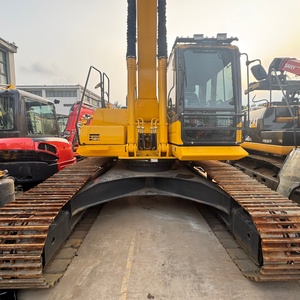 Presque neuf, puissant, excavateur sur chenilles Komatsu PC220LC d'occasion de 22 tonnes pour projets de construction. - Product Image 2