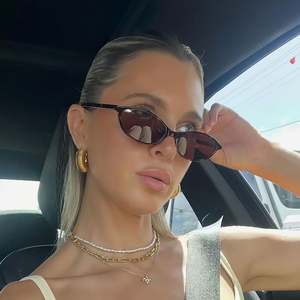 Gafas de Sol Retro 2025 con Logotipo Personalizado, Coloridas, con Marco Pequeño Ovalado, Protección UV400, para Hombre y Mujer - Product Image 2