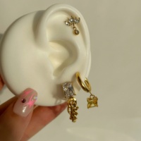 Anting-anting wanita model mahkota kecil minimalis unik berlapis emas 18k, anti alergi, dari stainless steel, dengan zircon, Dazan Baru 2027.