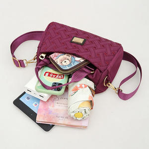 Bolso de hombro ligero de gran capacidad para mujer de tela <span class=keywords><strong>Oxford</strong></span>, bolso de mensajero portátil multifuncional, nailon acolchado - Product Image 2