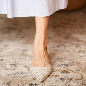 Commercio all'ingrosso di perle sottili di strass Wanita Custom Slip On tacco da <span class=keywords><strong>sposa</strong></span> pump da donna tacchi bassi <span class=keywords><strong>scarpe</strong></span> da <span class=keywords><strong>sposa</strong></span> per <span class=keywords><strong>sposa</strong></span> - Product Image 6