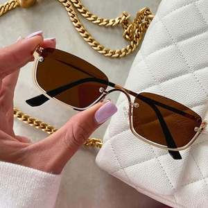 Gafas de Sol Rectangulares Metálicas Retro 2025 con Logotipo Personalizado, Protección UV400, Media Montura, Cuadradas, para Mujer - Product Image 5