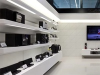 Vitrine de magasin d'ordinateurs portables, présentoir moderne pour magasin de détail, présentoir pour ordinateurs portables, magasin d'ordinateurs portables, décoration