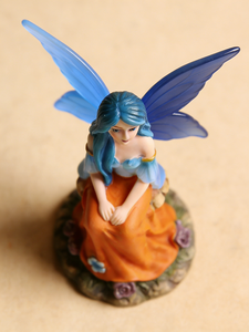 Escultura de Resina de Hada de Fantasía Personalizada, Vestido Azul y Naranja, Chica Hada Pintada a Mano Sentada en una Base de <span class=keywords><strong>Roca</strong></span> con Flores Coloridas - Product Image 6
