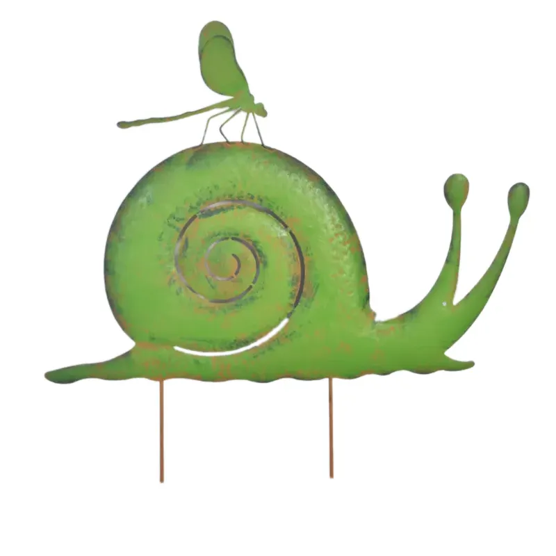사랑스러운 녹색 정원 금속 장식 녹색 분위기 snail 이와 잠자리 마당 스테이크
