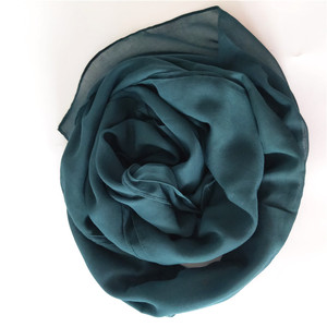 Sciarpa Semplice alla <span class=keywords><strong>Moda</strong></span>, Tinta Unita, Sciarpe e <span class=keywords><strong>Hijab</strong></span> da Donna, 100% Poliestere, Tessuto Voile Come da Immagine, 113*113cm Weiwei - Product Image 4