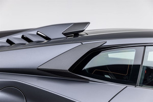 ชุดแต่งคาร์บอนไฟเบอร์สไตล์ Vors สำหรับ Lamborghini STO สภาพใหม่ ประกอบด้วยลิ้นกันชนหน้า ดิฟฟิวเซอร์ สเกิร์ตข้าง และฝากระโปรง - Product Image 3