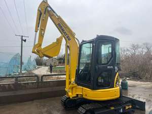 Mini-excavatrice sur chenilles hydraulique Komatsu PC35MR d'occasion, 3,5 tonnes, à queue courte, d'origine japonaise, faible nombre d'heures de travail, petite pelle à vendre - Product Image 2
