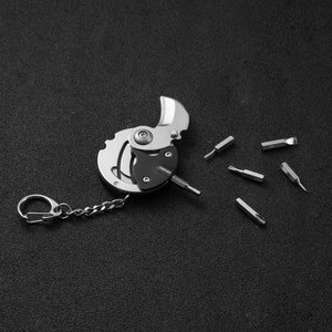 <span class=keywords><strong>7</strong></span> en 1 Mini porte-clés de poche pliant polyvalent couteau à monnaie extérieur avec tournevis - Product Image 4